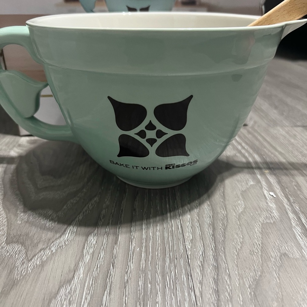 Hershey’s kisses Batter Bowl and Spatula Set. Mint Green Ceramic Mixing Bowl.